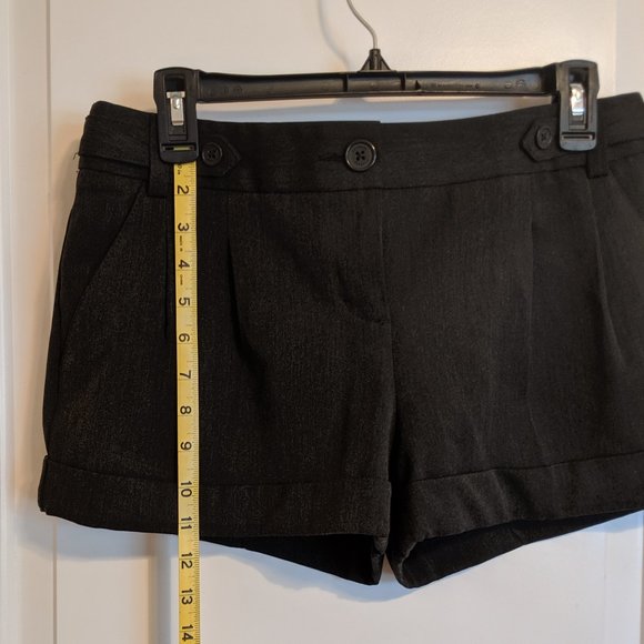 EXPRESS Black Dress Shorts Pleated EUC - Picture 2 of 5